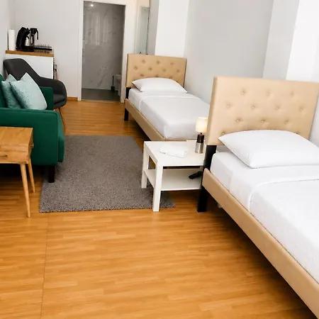 Baadenbergerstay B Apartment *